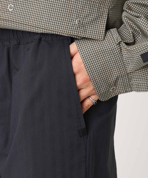 DAIWA PIER39（ダイワピア39）の「TECH EASY TROUSERS HERRINGBONE BP-53026（その他パンツ・メンズ・オフホワイト/チャコールグレー・X-LARGE/SMALL/LARGE/MEDIUM）」の6枚目の写真
