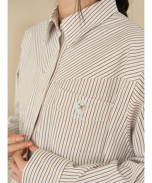 LILY BROWN（リリーブラウン）の「Lily Bearレターモチーフバリエシャツ（シャツ/ブラウス・レディース・ブルー/レッド/ベージュ・F）」の15枚目の写真