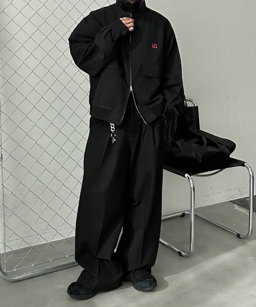 UNDERSTATEMENTs（アンダーステイトメント）の「【ユニセックス】襟レザーロゴ刺繍ブルゾン/セットアップ着用可（ブルゾン・メンズ・ブラック/ブラック系その他/ネイビー系/グレー系その他・MEDIUM/LARGE）」の7枚目の写真