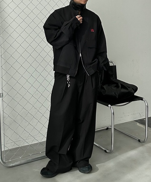 UNDERSTATEMENTs（アンダーステイトメント）の「【ユニセックス】襟レザーロゴ刺繍ブルゾン/セットアップ着用可（ブルゾン・メンズ・ブラック/ブラック系その他/ネイビー系/グレー系その他・MEDIUM/LARGE）」の8枚目の写真