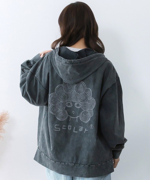 ScoLar(スカラー)の「161602:スカラーちゃん柄ヴィンテージ風パーカー(パーカー・レディース・ピンク/ブラック/ブルー・M)」の4枚目の写真