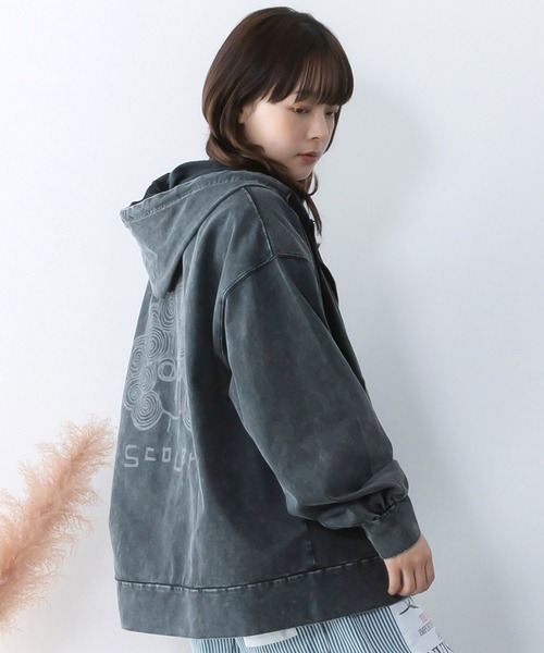 ScoLar(スカラー)の「161602:スカラーちゃん柄ヴィンテージ風パーカー(パーカー・レディース・ピンク/ブラック/ブルー・M)」の9枚目の写真