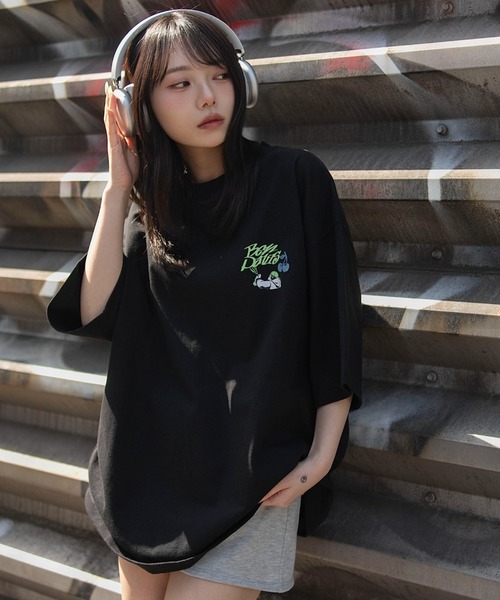 WEGO(ウィゴー)の「∴WEGO/【26年春夏新作】別注BENDAVISグラフィックT(Tシャツ/カットソー・メンズ・チャコール/アッシュグレー/ブラック/ホワイト・SMALL/LARGE/MEDIUM)」の2枚目の写真