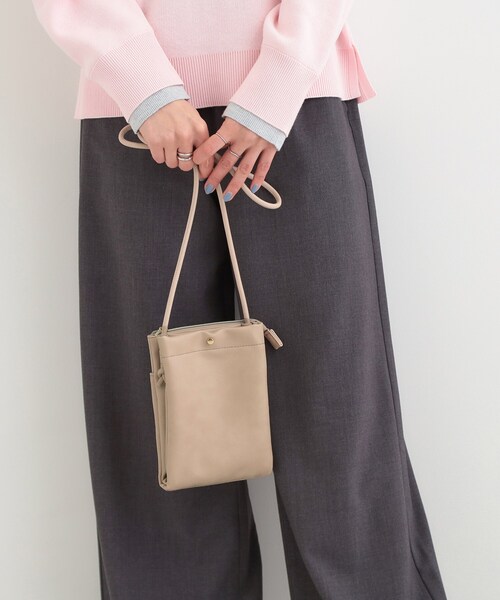 SHOO・LA・RUE（シューラルー）の「2層ミニショルダーバッグ（ショルダーバッグ・レディース・アイボリー/ブラック/ライトベージュ/イエロー・00）」の3枚目の写真