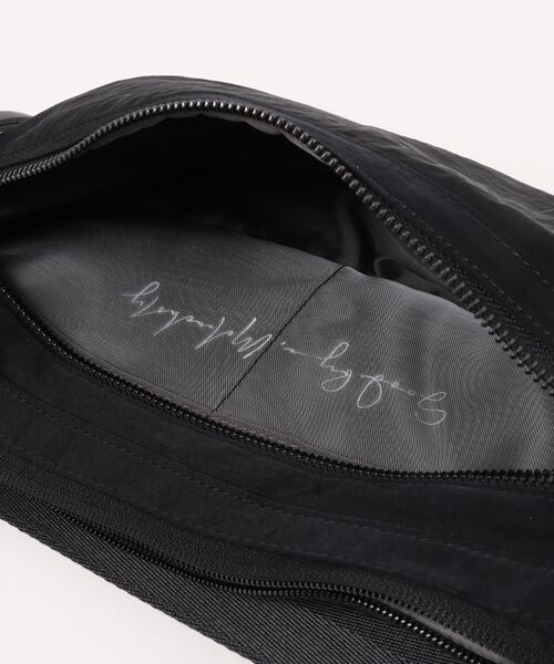 W&.Day/Night(ダブルアンド デイナイト)の「ウエストバッグ キルッコ コレクション 3L シースルーポケット 19142(ボディバッグ/ウエストポーチ・レディース・ライトグレー系/ブラック・FREE)」の6枚目の写真
