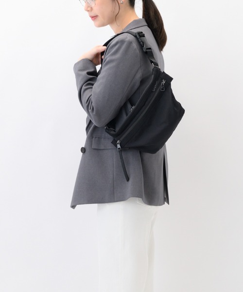 W&.Day/Night(ダブルアンド デイナイト)の「ウエストバッグ キルッコ コレクション 3L シースルーポケット 19142(ボディバッグ/ウエストポーチ・レディース・ライトグレー系/ブラック・FREE)」の1枚目の写真