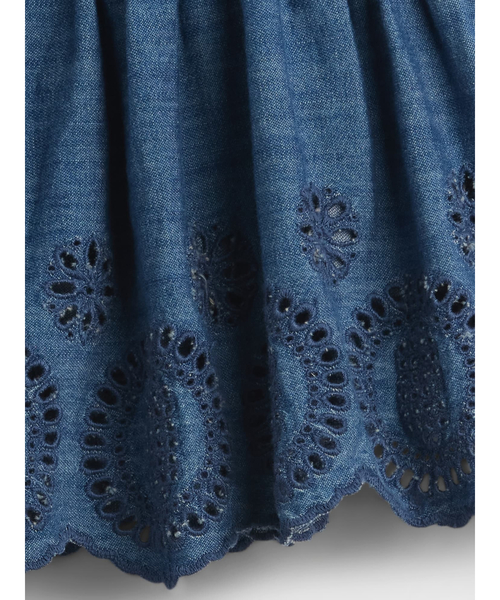 GAP（ギャップ）の「デニム アイレット コーデセット (ベビー)（セットアップ・キッズ・インディゴブルー・90cm/80ｃｍ/70cm/60cm）」の3枚目の写真