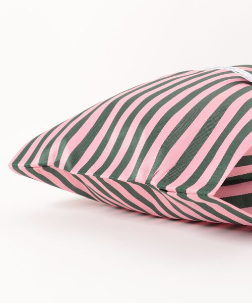 PUEBCO（プエブコ）の「SCHOOL TIE FABRIC SMALL BAG / Dark GreenxPink（エコバッグ/サブバッグ・メンズ・グリーン×ピンク・ONE SIZE）」の3枚目の写真