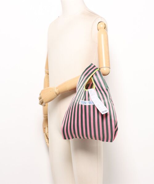 PUEBCO（プエブコ）の「SCHOOL TIE FABRIC SMALL BAG / Dark GreenxPink（エコバッグ/サブバッグ・メンズ・グリーン×ピンク・ONE SIZE）」の5枚目の写真