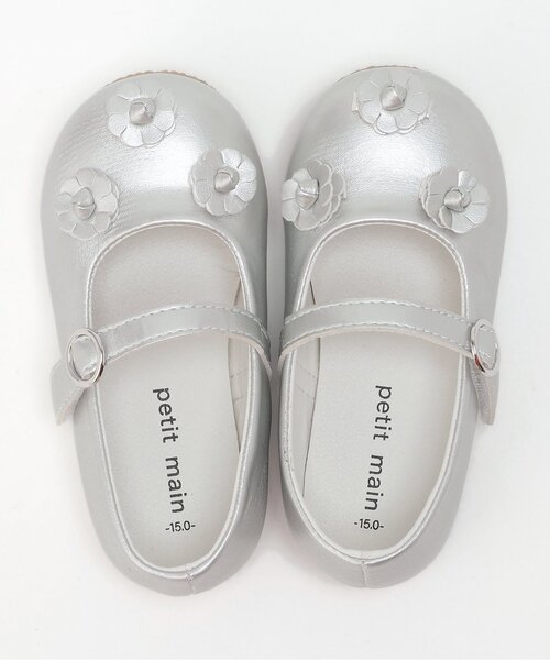 petit main(プティマイン)の「フラワーパンプス(パンプス・キッズ・シルバー/ブラック/サックスブルー・15cm/17cm/16cm/14cm/18cm/19cm)」の5枚目の写真
