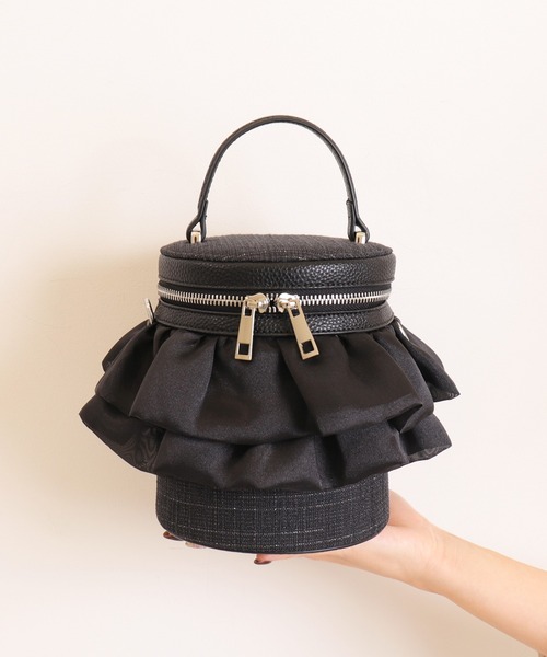 artemis by DIANA(アルテミスバイダイアナ)の「チェーンショルダー付属2WAY バケツ型バニティバッグ(ハンドバッグ・レディース・ブラック/グレー/ホワイト・FREE)」の1枚目の写真