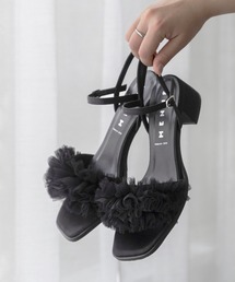 menue（メヌエ）の「秒履き スクエアトゥ チュールフリル ストラップサンダル（サンダル）」