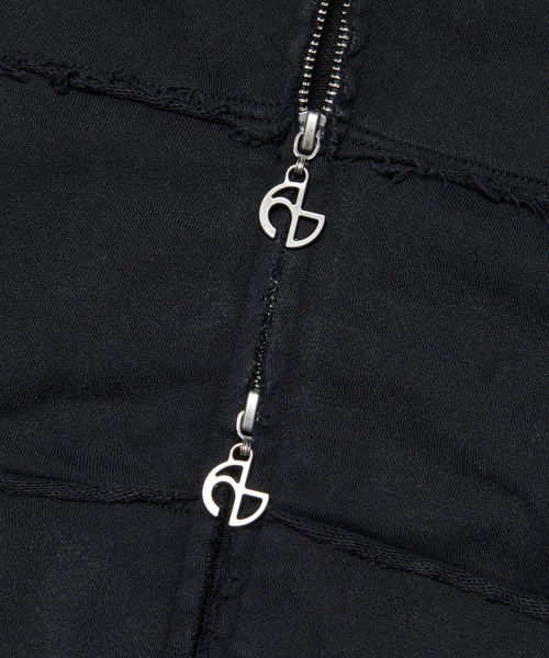 NOMANUAL(NOMANUAL)の「RAW EDGE HOODED ZIP-UP - WASHED BLACK(パーカー・レディース・その他・SMALL/MEDIUM/LARGE)」の5枚目の写真