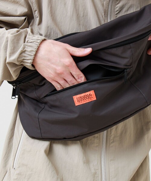 UNIVERSAL OVERALL(ユニバーサルオーバーオール)の「【UNIVERSAL OVERALL】BIG HIP PACK(ショルダーバッグ・メンズ・ブラック/オリーブ/チャコールグレー・FREE)」の12枚目の写真