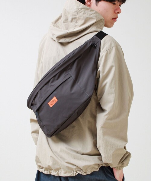UNIVERSAL OVERALL(ユニバーサルオーバーオール)の「【UNIVERSAL OVERALL】BIG HIP PACK(ショルダーバッグ・メンズ・ブラック/オリーブ/チャコールグレー・FREE)」の14枚目の写真