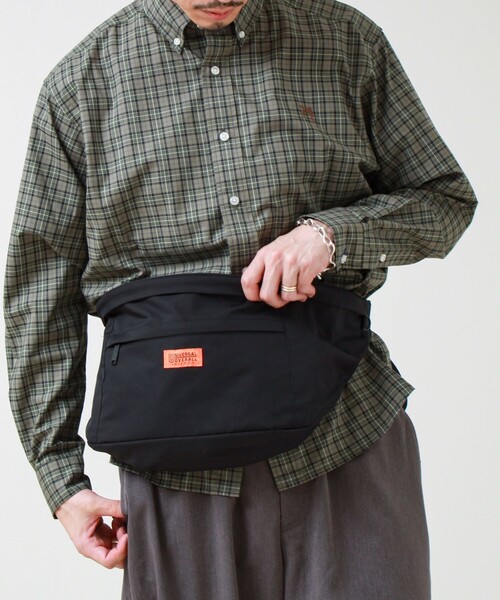 UNIVERSAL OVERALL(ユニバーサルオーバーオール)の「【UNIVERSAL OVERALL】BIG HIP PACK(ショルダーバッグ・メンズ・ブラック/オリーブ/チャコールグレー・FREE)」の19枚目の写真