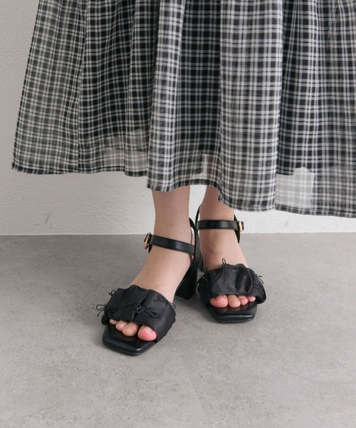 OLIVE des OLIVE(オリーブデオリーブ)の「シアギャザーリボンサンダル(サンダル・レディース・ブラック/アイボリー・MEDIUM/SMALL/LARGE)」の2枚目の写真