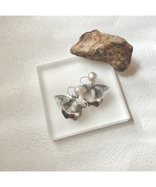 tone(トーン)の「【Agaro】No.507 ニュアンス フラワー パール ピアス(MA)(ピアス(両耳用)・レディース・シルバー・FREE)」の2枚目の写真