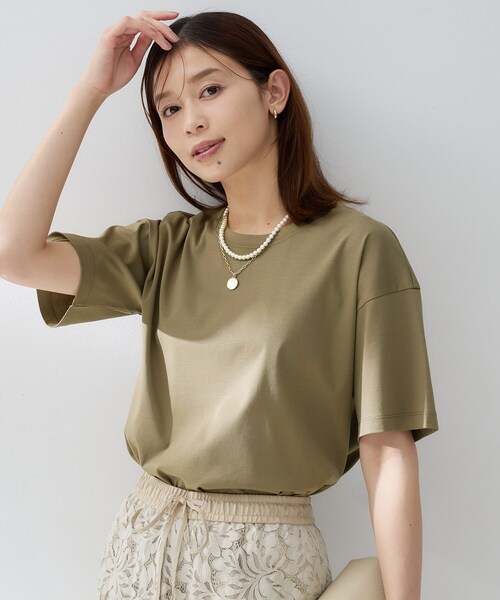 UNTITLED(アンタイトル)の「【UV/接触冷感/消臭/抗菌防臭】ベーシックTシャツ(Tシャツ/カットソー・レディース・ホワイト/ナチュラル/カーキ・02/01/00/50/48/44/04/03)」の3枚目の写真