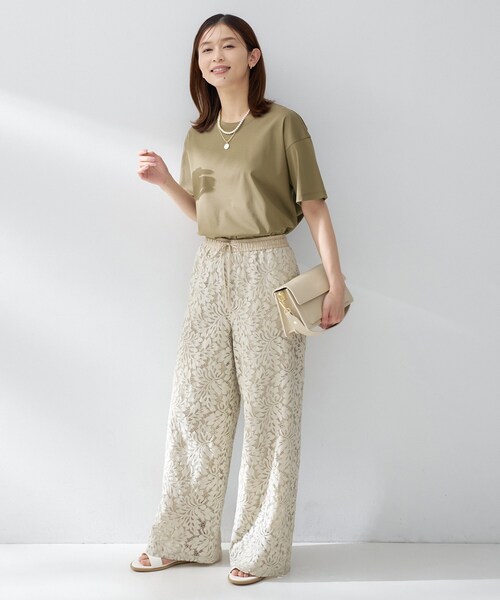 UNTITLED(アンタイトル)の「【UV/接触冷感/消臭/抗菌防臭】ベーシックTシャツ(Tシャツ/カットソー・レディース・ホワイト/ナチュラル/カーキ・02/01/00/50/48/44/04/03)」の11枚目の写真