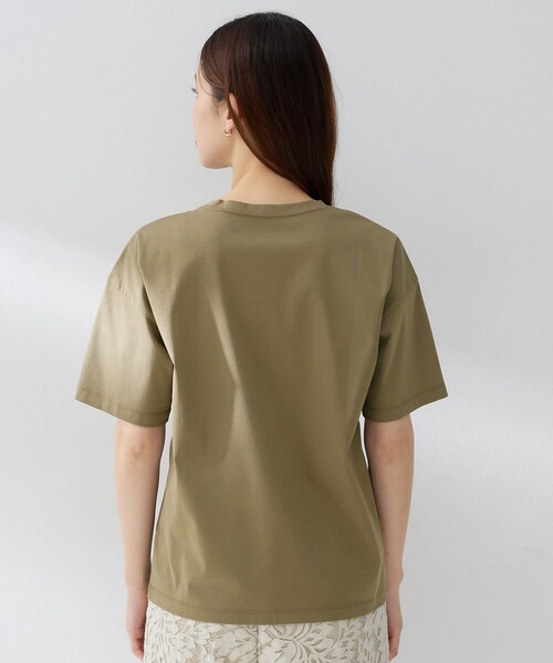 UNTITLED(アンタイトル)の「【UV/接触冷感/消臭/抗菌防臭】ベーシックTシャツ(Tシャツ/カットソー・レディース・ホワイト/ナチュラル/カーキ・02/01/00/50/48/44/04/03)」の19枚目の写真