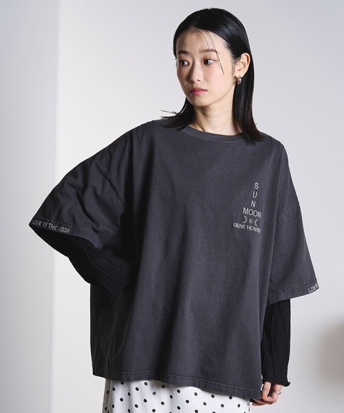 ROSE BUD(ローズバッド)の「(GENE HEAVENS)EMBROIDERY TEE(Tシャツ/カットソー・レディース・チャコールグレー/オフホワイト・ONE SIZE)」の3枚目の写真