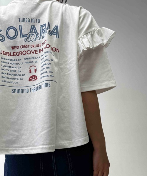 AS KNOW AS plus（アズノゥアズプラス）の「○袖フリルとロゴデザイン ビッグサイズT（Tシャツ/カットソー・レディース・ブラック/チャコールグレー/オフホワイト・FREE）」の6枚目の写真