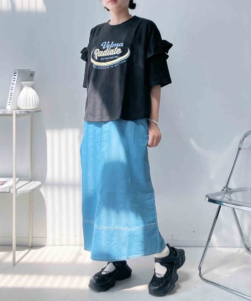 AS KNOW AS plus（アズノゥアズプラス）の「○袖フリルとロゴデザイン ビッグサイズT（Tシャツ/カットソー・レディース・ブラック/チャコールグレー/オフホワイト・FREE）」の5枚目の写真
