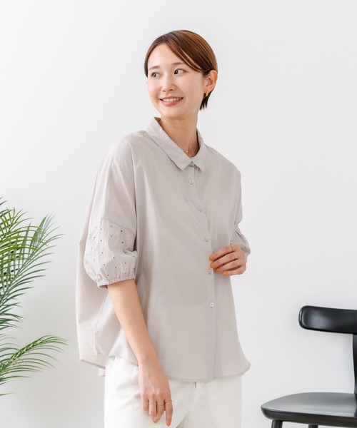 fort point(フォーポイント)の「【C-FORTPOINT/フォートポイント】【上品 高見え刺繍】袖刺繍ブラウス 綿100% 花模様 大人可愛い きれいめ 通勤 お出かけ(シャツ/ブラウス・レディース・ブラック/グレー/オフホワイト/ピンク/グリーン・FREE)」の7枚目の写真