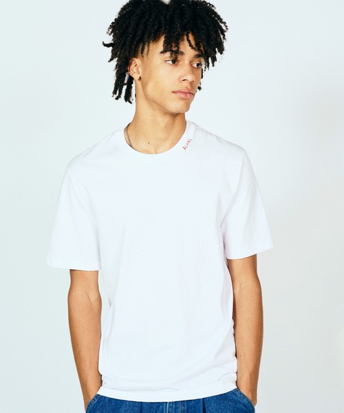 THRIFTY LOOK(スリフティールック)の「THRIFTY LOOK / スリフティールック NECK LOGO CREATOR SS TEE オーガニックコットン 刺繍 ミディアムウェイト Tシャツ(Tシャツ/カットソー・メンズ・ホワイト/ブラック/ネイビー・LARGE/X-LARGE/MEDIUM)」の2枚目の写真