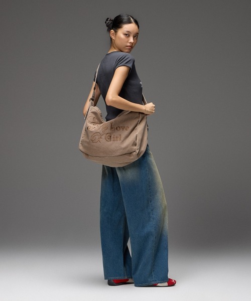 X-girl(エックスガール)の「MIX FONT LOGO FADED SHOULDER BAG(ショルダーバッグ・レディース・ブラウン/ブラック・ONE SIZE)」の12枚目の写真