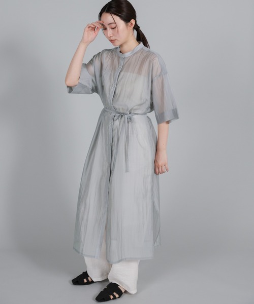 select MOCA Et(セレクトモカエト)の「【Et】Half-sleeve Band Collar Sheer Shirt Onepiece(シャツワンピース・レディース・グレー/グレイッシュベージュ/アイボリー・FREE)」の8枚目の写真