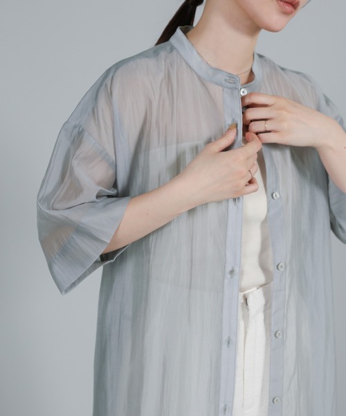 select MOCA Et(セレクトモカエト)の「【Et】Half-sleeve Band Collar Sheer Shirt Onepiece(シャツワンピース・レディース・グレー/グレイッシュベージュ/アイボリー・FREE)」の14枚目の写真