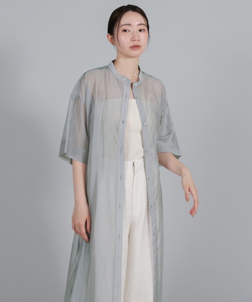 select MOCA Et(セレクトモカエト)の「【Et】Half-sleeve Band Collar Sheer Shirt Onepiece(シャツワンピース・レディース・グレー/グレイッシュベージュ/アイボリー・FREE)」の15枚目の写真