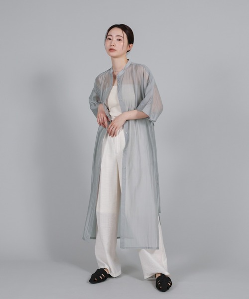 select MOCA Et(セレクトモカエト)の「【Et】Half-sleeve Band Collar Sheer Shirt Onepiece(シャツワンピース・レディース・グレー/グレイッシュベージュ/アイボリー・FREE)」の13枚目の写真