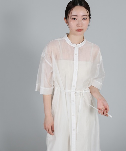 select MOCA Et(セレクトモカエト)の「【Et】Half-sleeve Band Collar Sheer Shirt Onepiece(シャツワンピース・レディース・グレー/グレイッシュベージュ/アイボリー・FREE)」の20枚目の写真