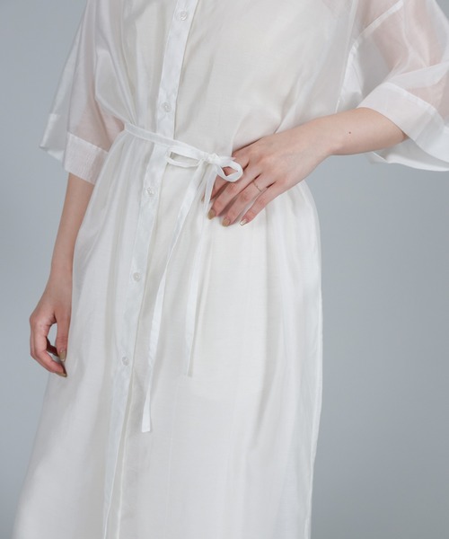 select MOCA Et(セレクトモカエト)の「【Et】Half-sleeve Band Collar Sheer Shirt Onepiece(シャツワンピース・レディース・グレー/グレイッシュベージュ/アイボリー・FREE)」の22枚目の写真