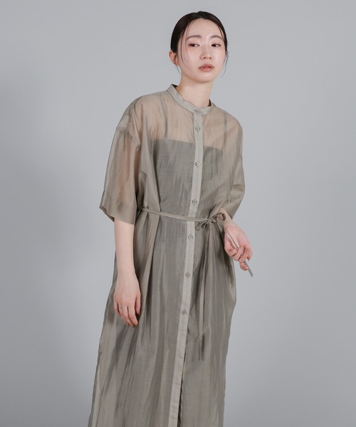 select MOCA Et(セレクトモカエト)の「【Et】Half-sleeve Band Collar Sheer Shirt Onepiece(シャツワンピース・レディース・グレー/グレイッシュベージュ/アイボリー・FREE)」の6枚目の写真