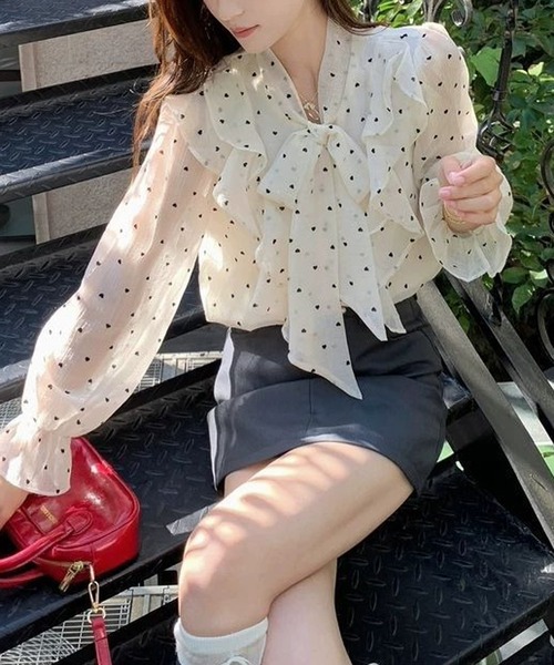 Nia(ニア)の「Nia(ニア)/ハート柄ドットボウタイブラウス(シャツ/ブラウス・レディース・ホワイト・MEDIUM/SMALL)」の3枚目の写真