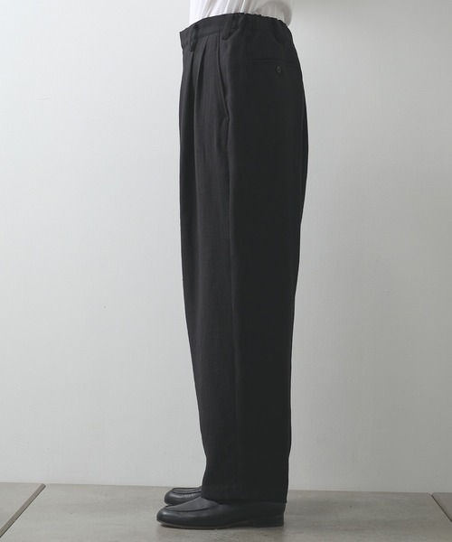UJOH(ウジョー)の「【UJOH HOMME】Wide 2 Tuck PNT(スラックス・メンズ・ブラック/ブラウン・5/4)」の7枚目の写真
