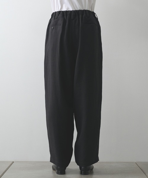 UJOH(ウジョー)の「【UJOH HOMME】Wide 2 Tuck PNT(スラックス・メンズ・ブラック/ブラウン・5/4)」の8枚目の写真