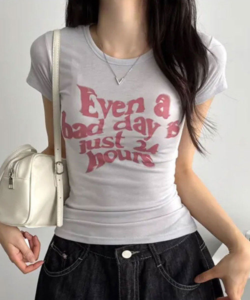 VIVID LADY(ビビッドレディー)の「フロントロゴ 半袖Tシャツ(Tシャツ/カットソー・レディース・グレー/カーキ/ブラック・FREE)」の2枚目の写真
