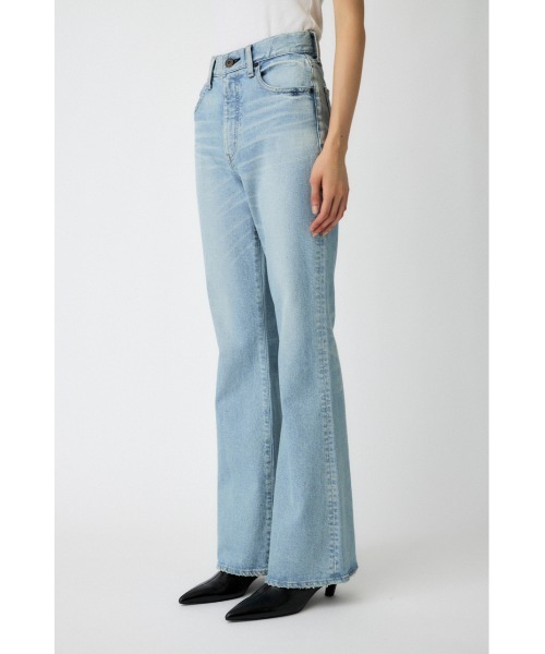 MOUSSY（マウジー）の「【シリーズ累計24万本販売】MVS L/BLU FLARE（デニムパンツ・レディース・ライトブルー・22inch/23inch/24inch/25inch/26inch/27inch/28inch）」の4枚目の写真