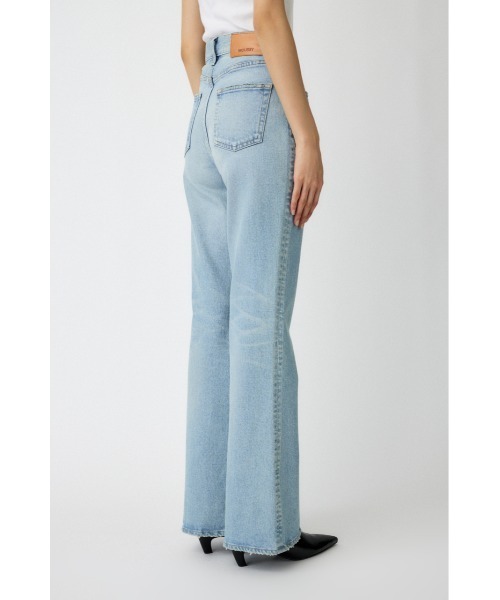 MOUSSY（マウジー）の「【シリーズ累計24万本販売】MVS L/BLU FLARE（デニムパンツ・レディース・ライトブルー・22inch/23inch/24inch/25inch/26inch/27inch/28inch）」の6枚目の写真