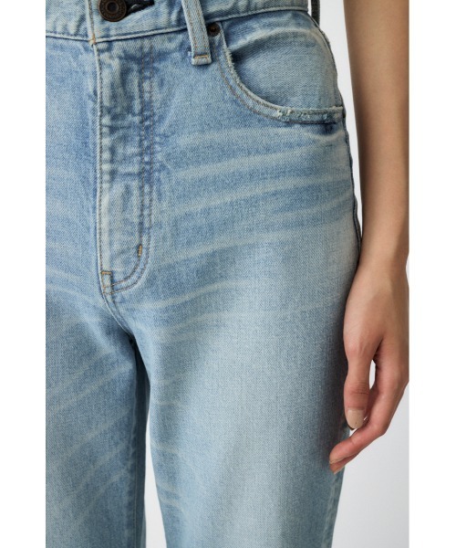 MOUSSY（マウジー）の「【シリーズ累計24万本販売】MVS L/BLU FLARE（デニムパンツ・レディース・ライトブルー・22inch/23inch/24inch/25inch/26inch/27inch/28inch）」の10枚目の写真