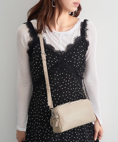 Beau're(ヴュレ)の「【BEAURE】≪別注≫Triple-Zip Cow Leather Shoulder Bag トリプルファスナーレザーショルダーバッグ 3ポケット ビュレ(ショルダーバッグ・レディース・シルバー/ブラック/ライトイエロー/グレイッシュベージュ/ダークブラウン・FREE)」の22枚目の写真