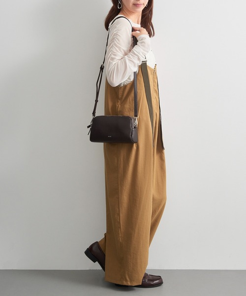 Beau're(ヴュレ)の「【BEAURE】≪別注≫Triple-Zip Cow Leather Shoulder Bag トリプルファスナーレザーショルダーバッグ 3ポケット ビュレ(ショルダーバッグ・レディース・シルバー/ブラック/ライトイエロー/グレイッシュベージュ/ダークブラウン・FREE)」の19枚目の写真