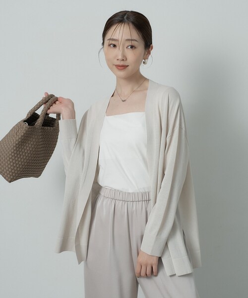 UNTITLED(アンタイトル)の「コットンリネンカーディガン(カーディガン/ボレロ・レディース・ライトベージュ/オフホワイト/ブラウン系その他/ブラック・00/04/02/44/48)」の18枚目の写真