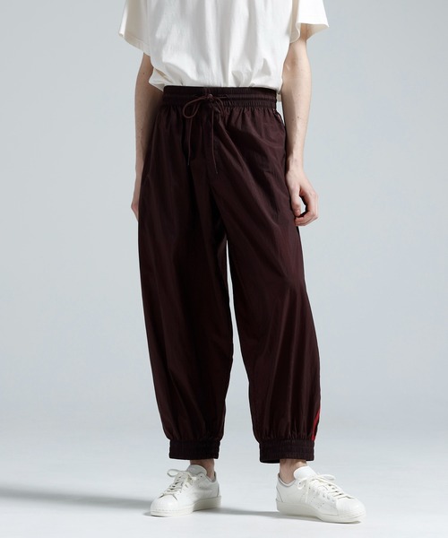 Y-3(ワイスリー)の「Y-3 GRADIENT 3 STRIPES NYLON TRACK PANTS(その他パンツ・メンズ・バーガンディー・X-SMALL/SMALL/MEDIUM/LARGE)」の5枚目の写真