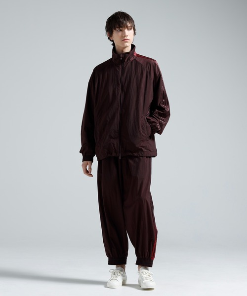 Y-3(ワイスリー)の「Y-3 GRADIENT 3 STRIPES NYLON TRACK PANTS(その他パンツ・メンズ・バーガンディー・X-SMALL/SMALL/MEDIUM/LARGE)」の6枚目の写真